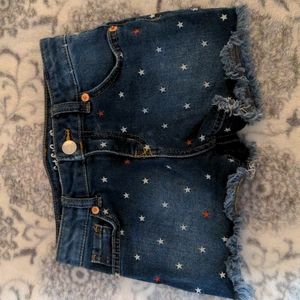 Cat & Jack Girls star stitched dark blue jean shorts (size 6/6X)